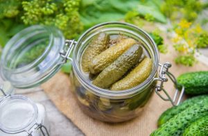 قیمت خرید خیار شور خانگی عمده به صرفه و ارزان